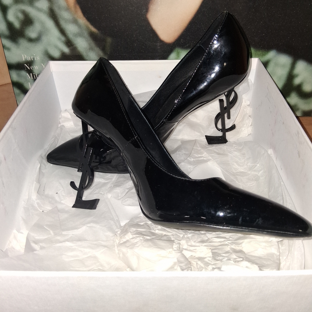 Yves Saint Laurent Black Patent Leather Logo Stiletto Pumps - Picture 2 of 4